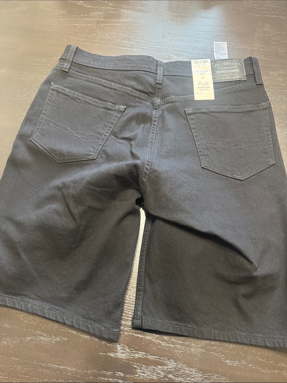 Levi's Black Classic Denim Men's Shorts - Picture 4 of 6
